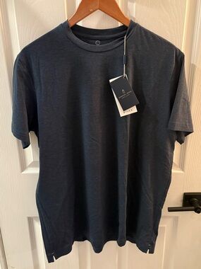 NWT- Emanuel Berg Classic Crew Neck T-Shirt in Navy